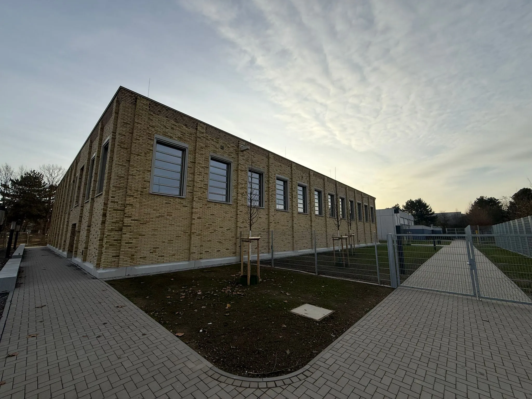 Neuerbaute Sporthalle A ab Mai